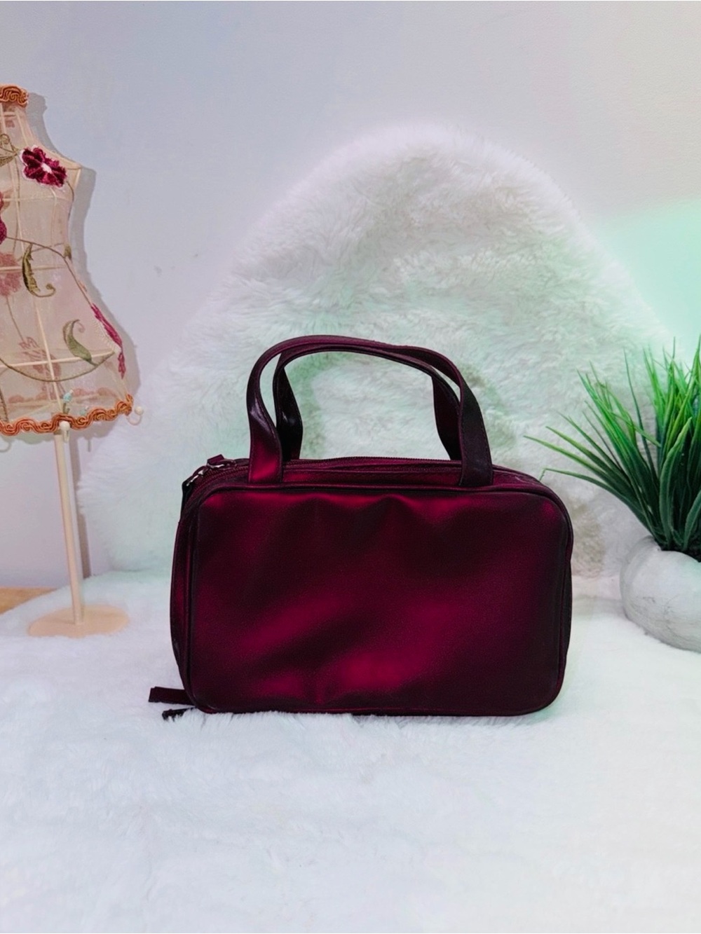 Women’s Burgundy Travel Cosmetic Tote Bag 💄
